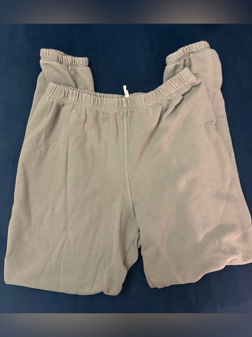 Perfect White Tee Women’s gray sweatpants xs